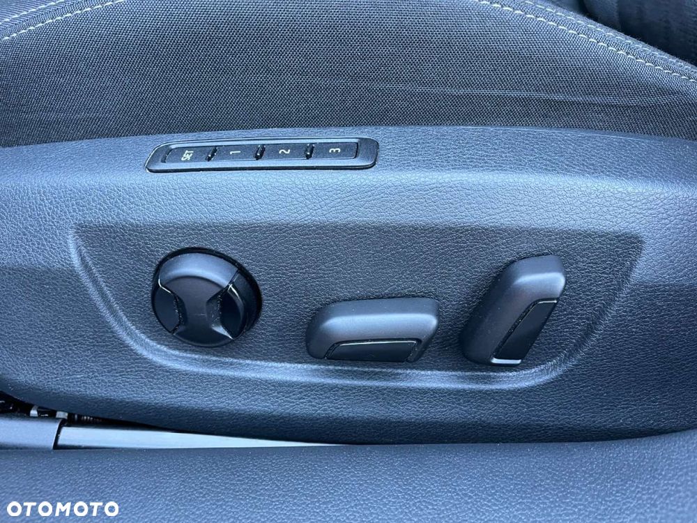 Skoda Superb 2.0 TDI Ambition DSG - 23