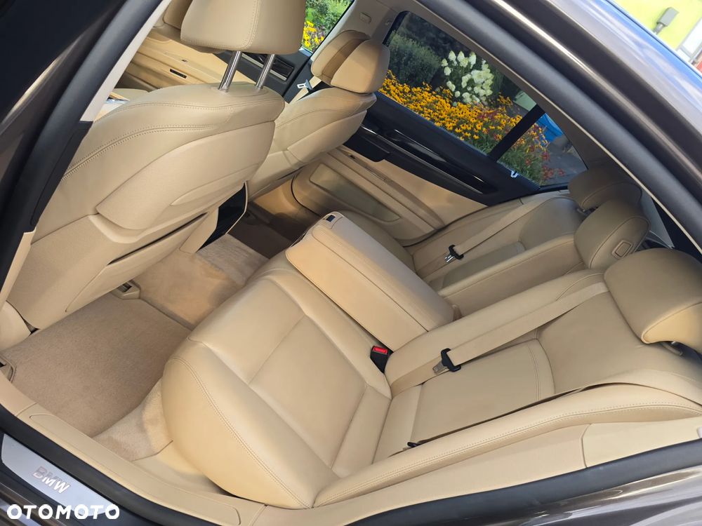 BMW Seria 7 750d xDrive Blue Performance Edition Exclusive - 22