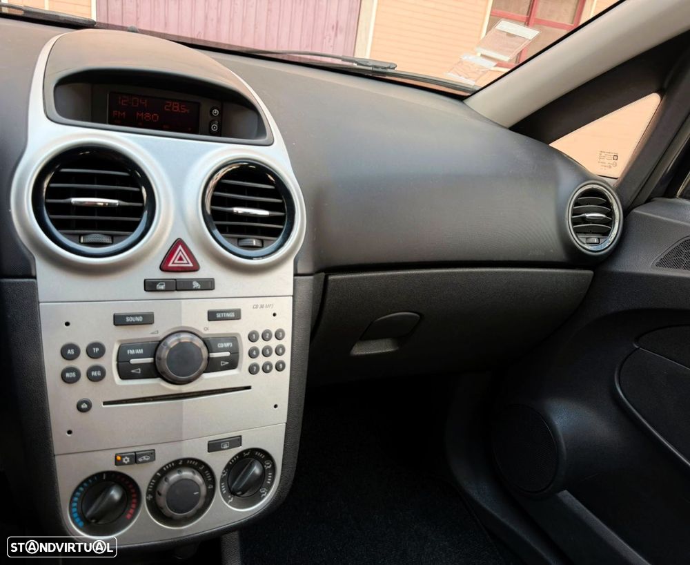 Opel Corsa 1.2 - 15