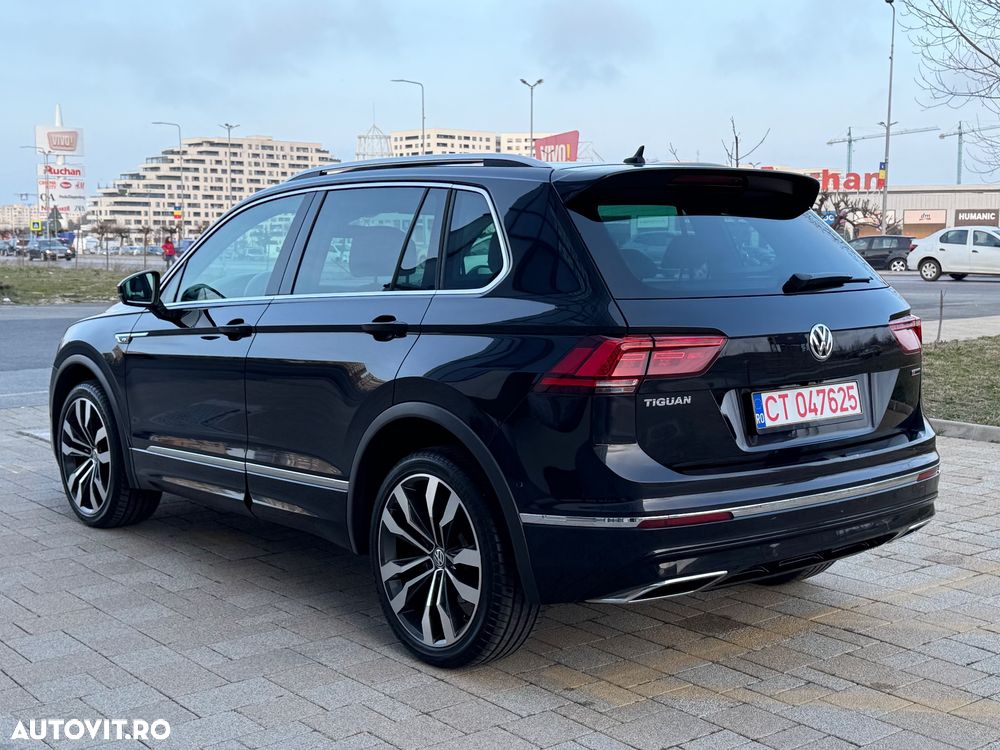 Volkswagen Tiguan - 11
