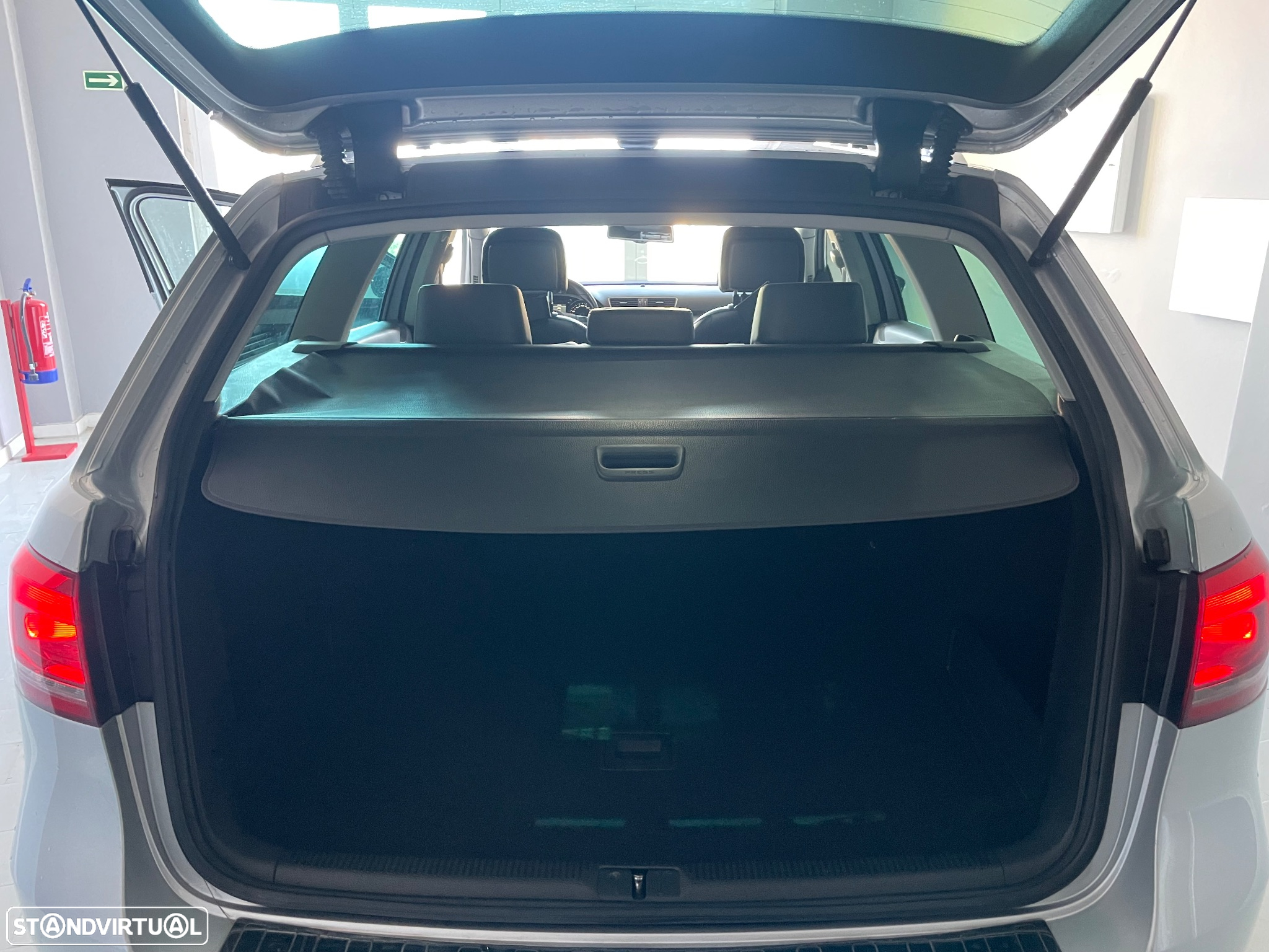 VW Passat Variant 2.0 TDi Sport R-Line - 16