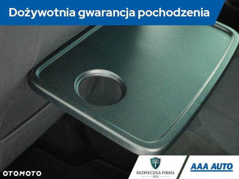 Volkswagen Golf Plus - 12