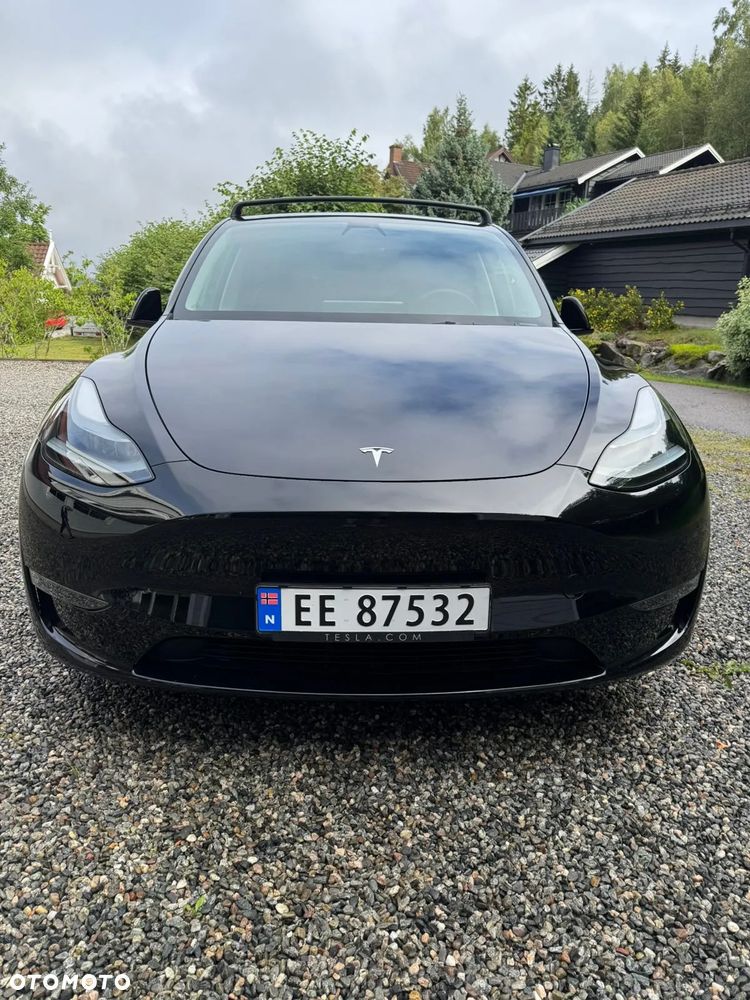 Tesla Y Long Range AWD - 2