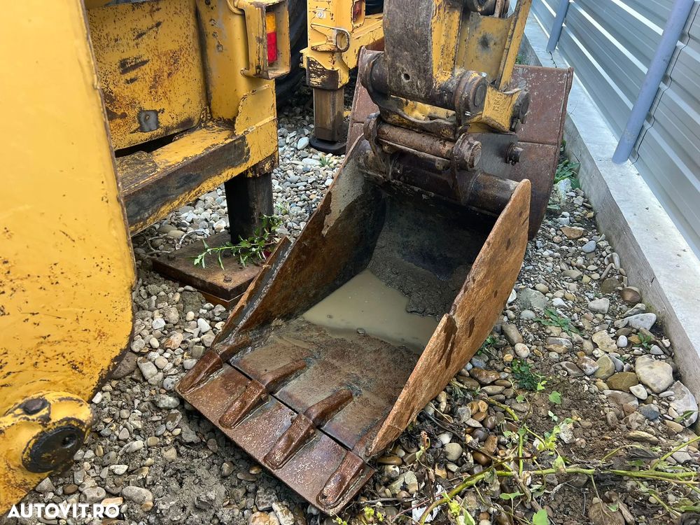 Caterpillar 438C - 9