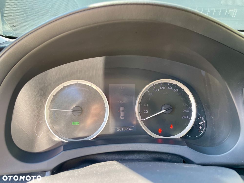 Lexus IS 300h Elegance - 10