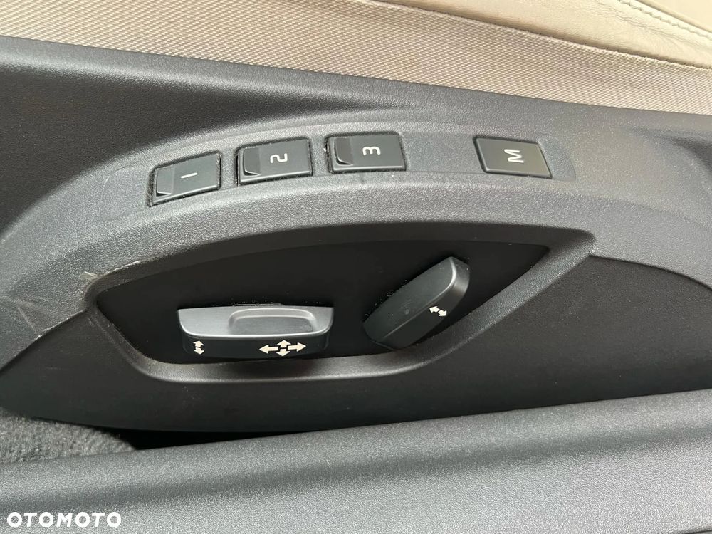 Volvo C70 T5 Summum - 25