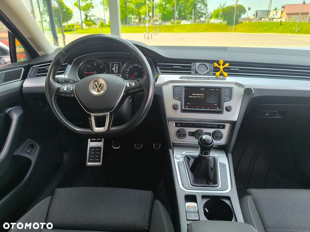 Volkswagen Passat 1.6 TDI (BlueMotion Technology) Comfortline - 21