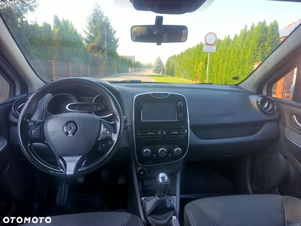 Renault Clio - 10
