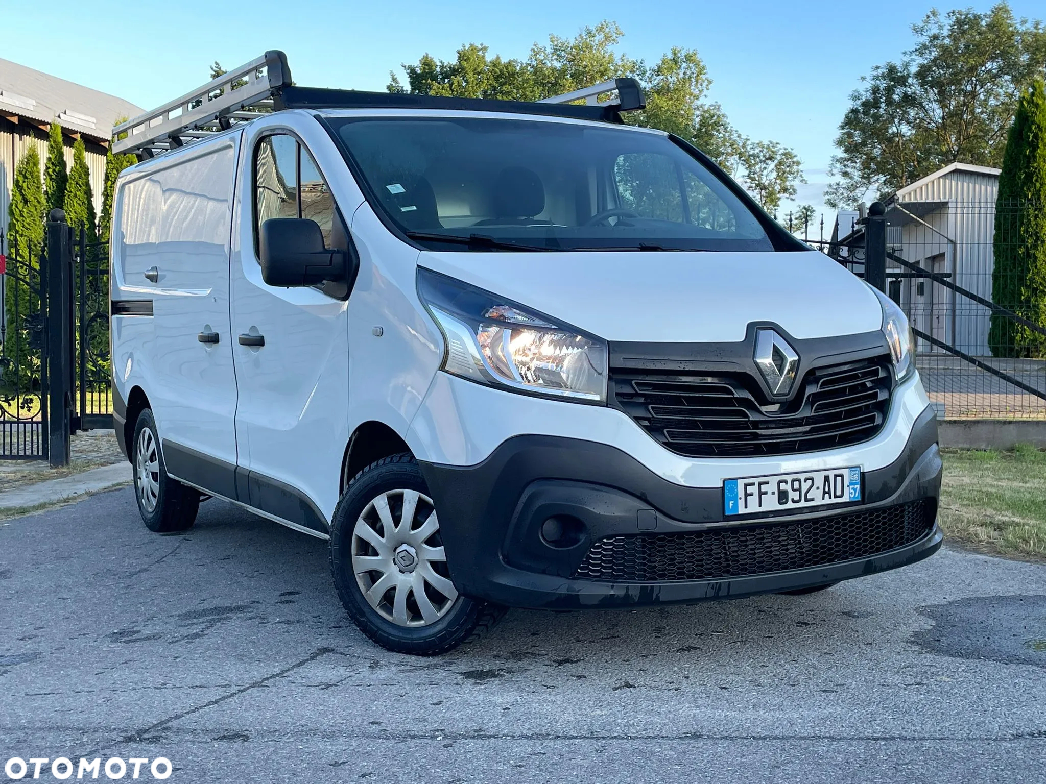 Renault TRAFIC - 2