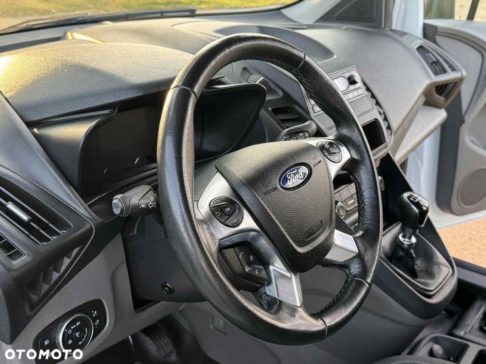 Ford Transit Connect - 17