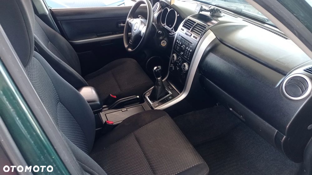 Suzuki Grand Vitara 2.0 Comfort - 39
