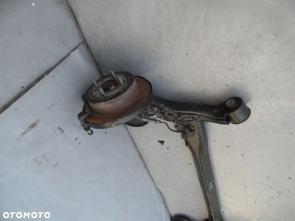 OŚ TYLNA BELKA TYŁ HYUNDAI i20 I - 3