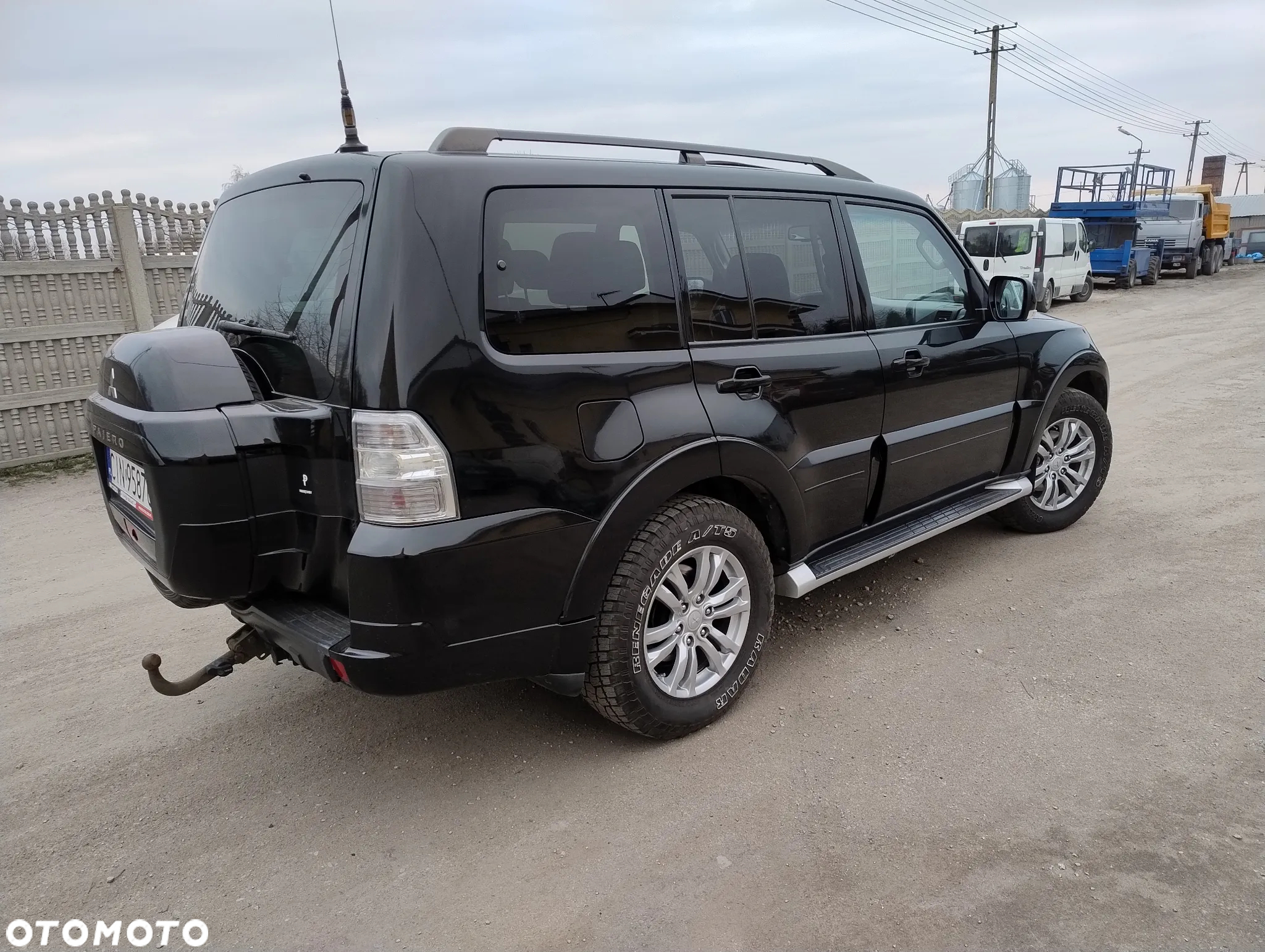 Mitsubishi Pajero - 3