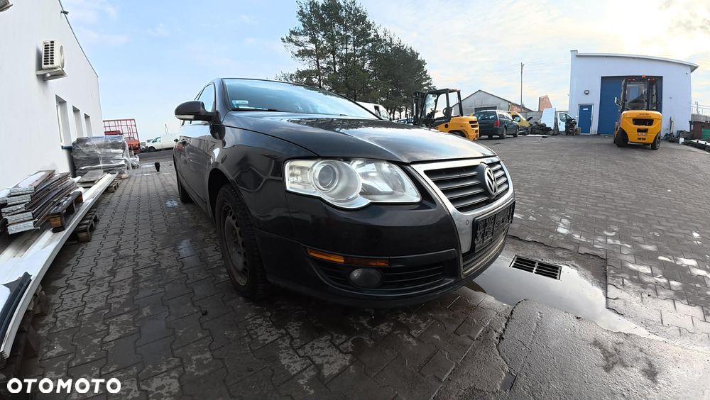 Wszystkie Części do Volkswagen Passat B6 2.0 TDI BMP 140KM Kolor LC8Z- Części Stacja demontażu Przystajń - 2