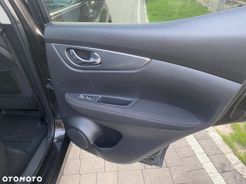 Nissan Qashqai 1.6 DCi Xtronic ACENTA - 24