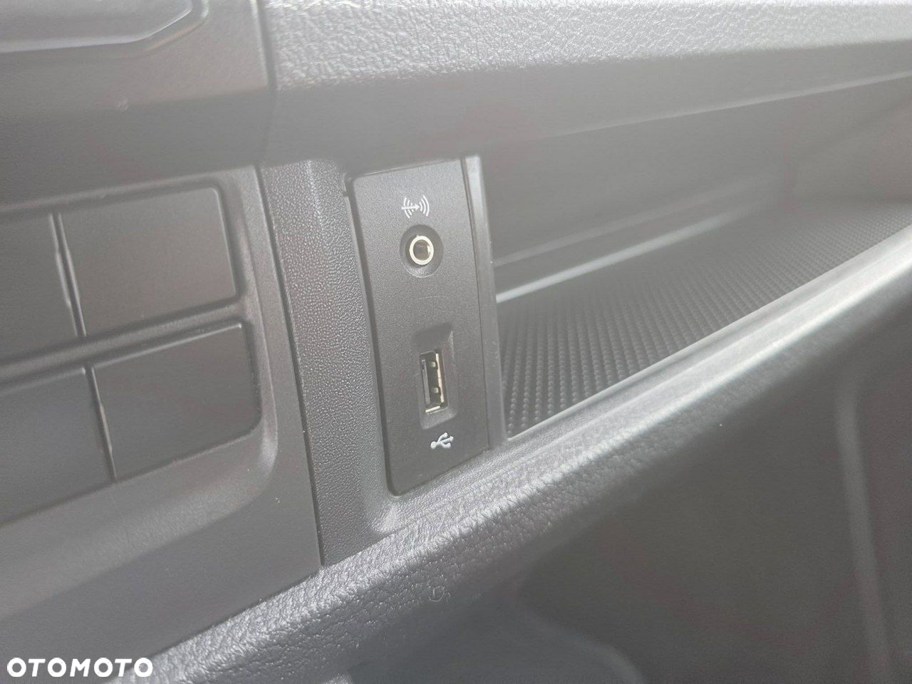 Volkswagen Multivan - 21