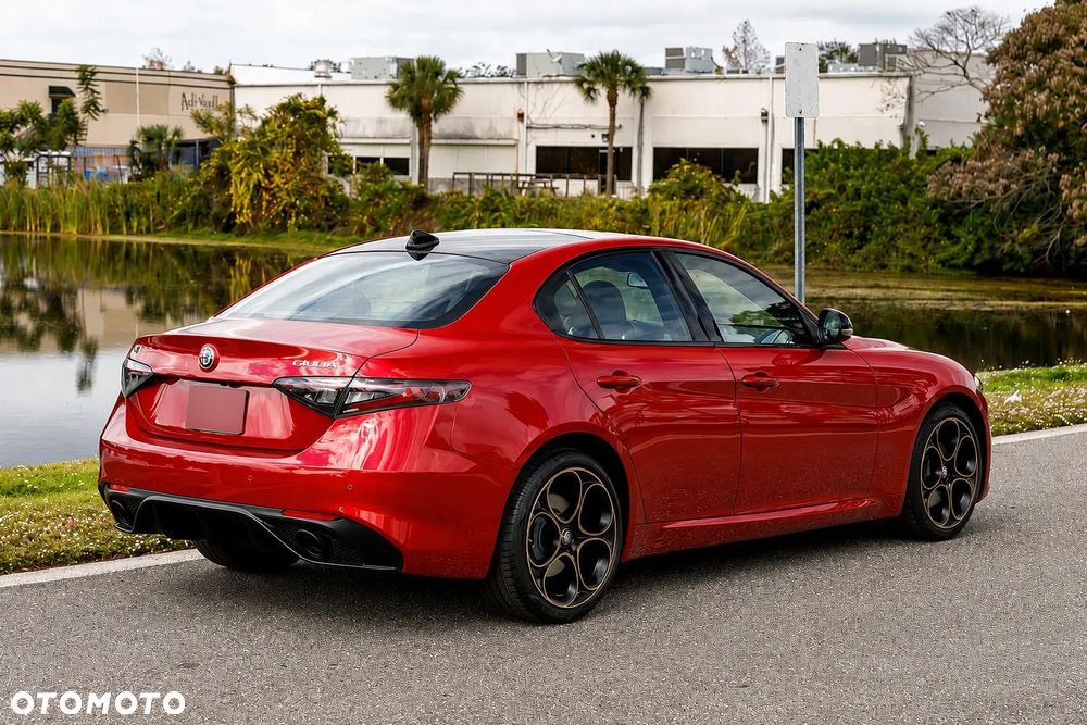 Alfa Romeo Giulia 2.0 Turbo 16V AT8-Q4 Tributo Italiano - 3