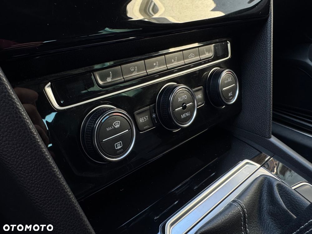 Volkswagen Passat 2.0 TDI (BlueMotion Technology) Highline - 21