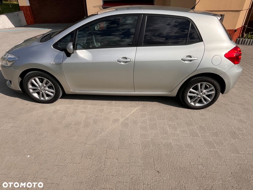 Toyota Auris 2.0 D-4D - 2