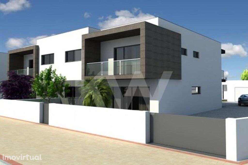 MORADIA GEMINADA T4 em Corroios - Grande imagem: 3/24