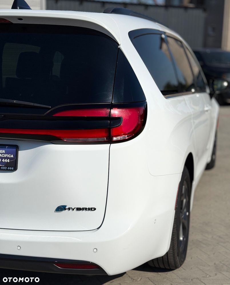 Chrysler Pacifica - 15