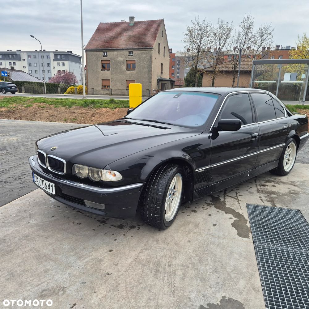 BMW Seria 7 735i L - 3