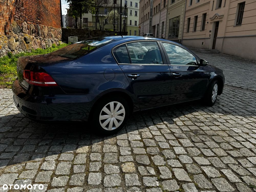 Volkswagen Passat - 6
