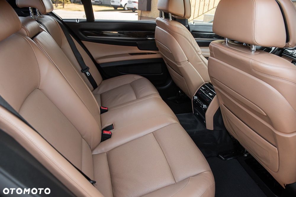BMW Seria 7 740d xDrive - 19