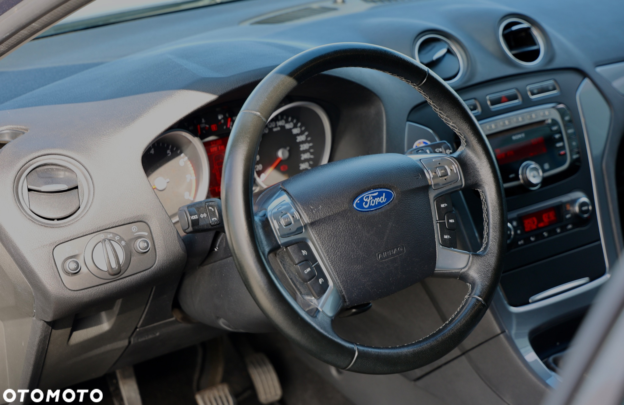 Ford Mondeo 1.6 T Ambiente - 20