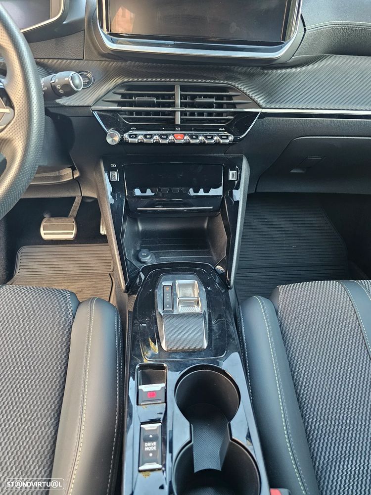 Peugeot e-208 GT - 20