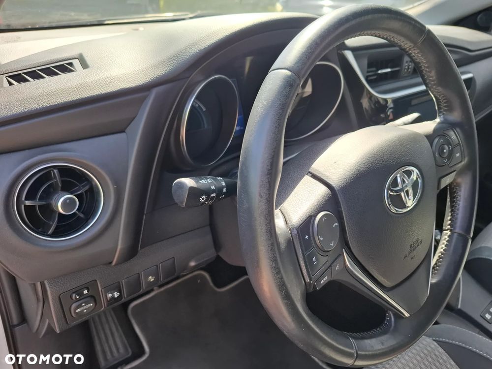 Toyota Auris - 18