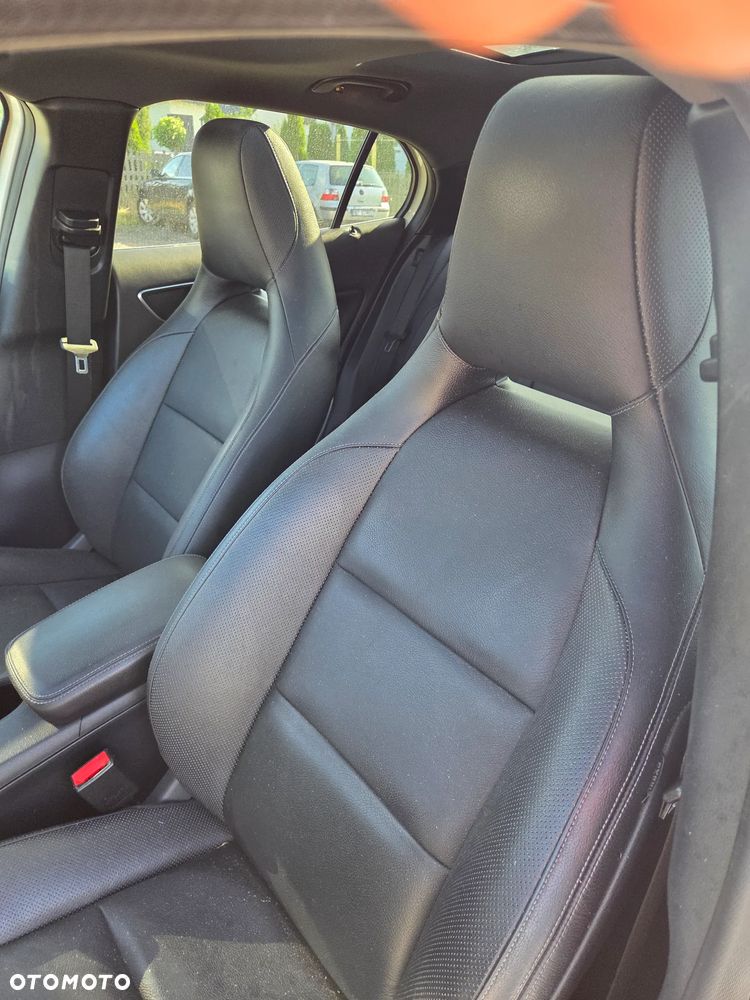 Mercedes-Benz GLA 220 d 4Matic 7G-DCT AMG Line - 16