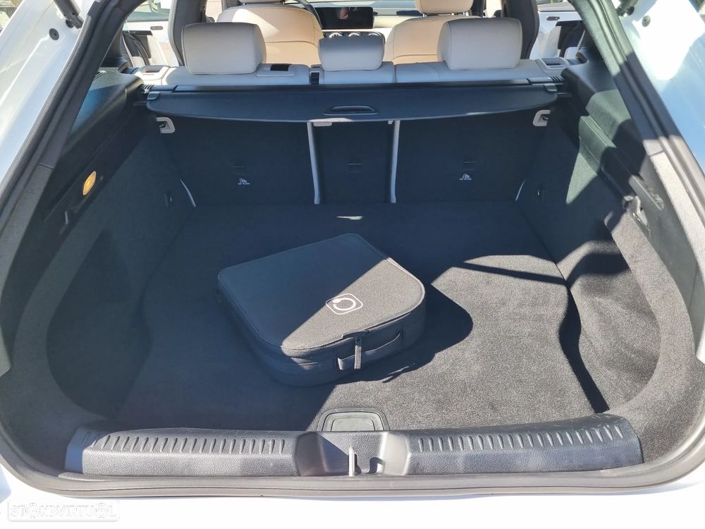 Mercedes-Benz CLA 250 e Shooting Brake Progressive - 13