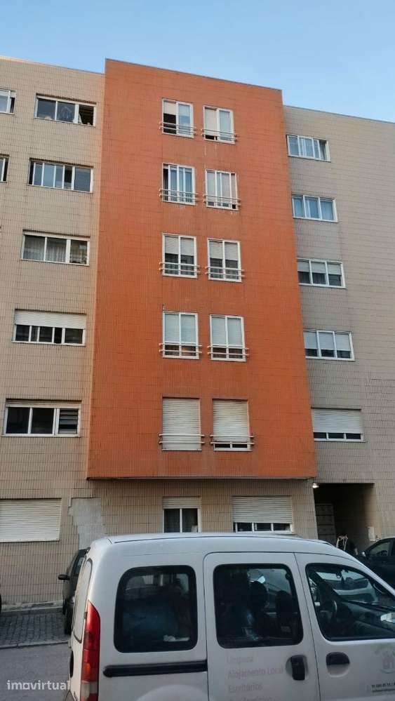 Apartamento T2 com Lugar de garagem - Vilar do Paraiso - Grande imagem: 2/30