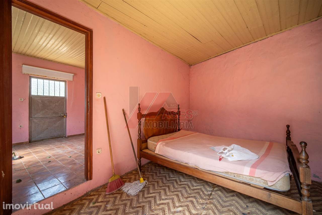 DUAS MORADIAS E ANEXO EM REVELHE - FAFE! - Grande imagem: 4/25