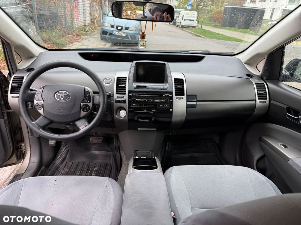 Toyota Prius - 5