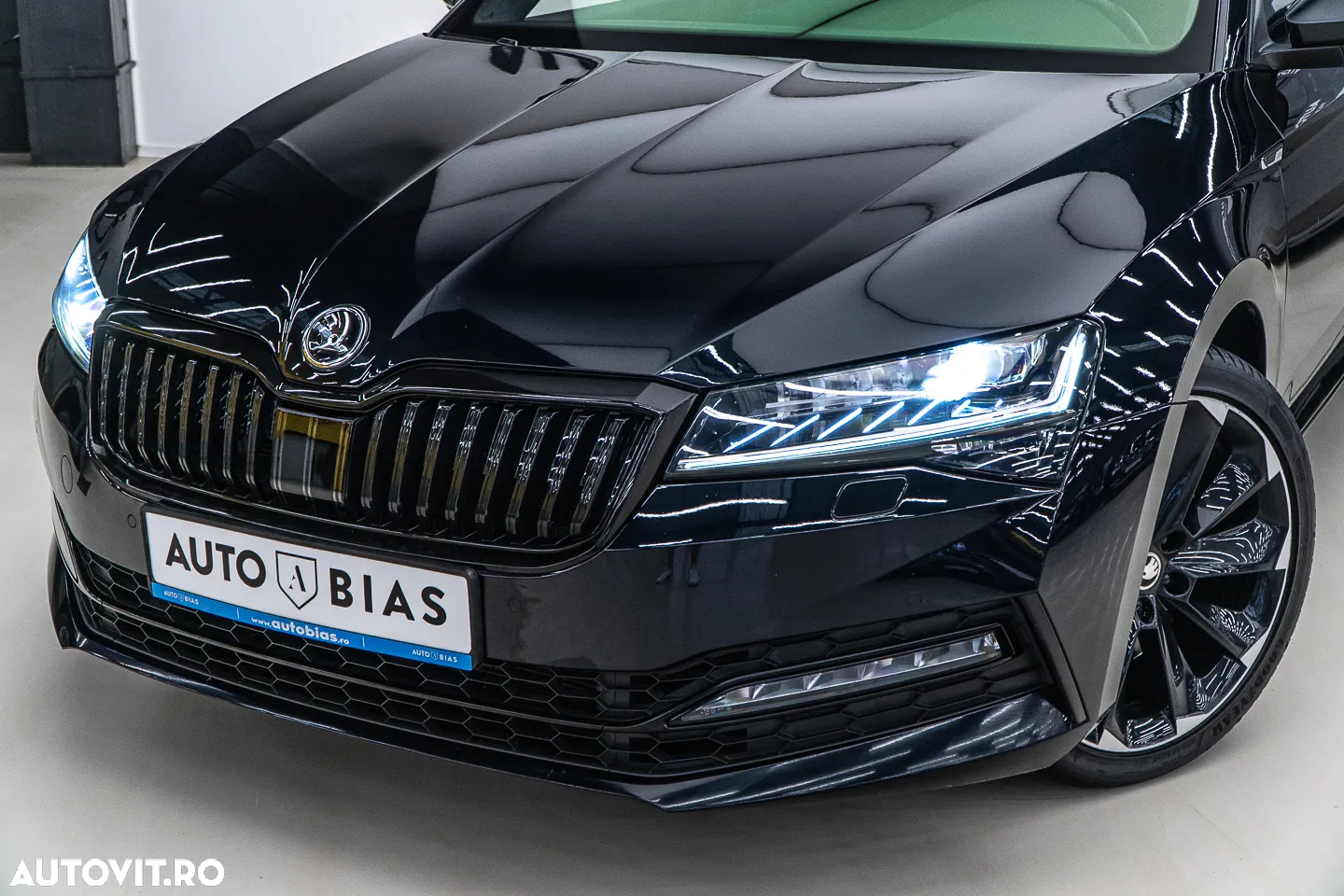 Skoda Superb 2.0 TSI 4X4 DSG Sportline - 10