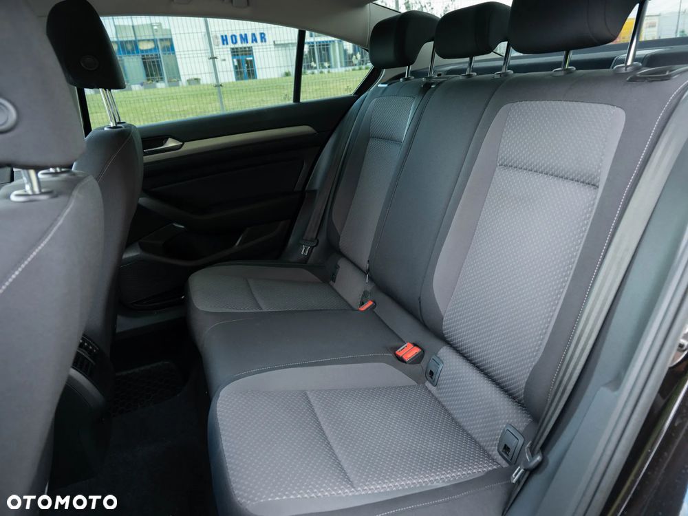 Volkswagen Passat 1.5 TSI EVO Business DSG - 17