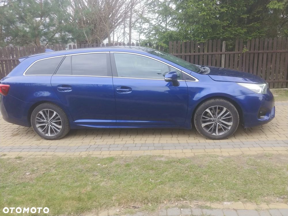 Toyota Avensis 2.0 D-4D Premium - 4