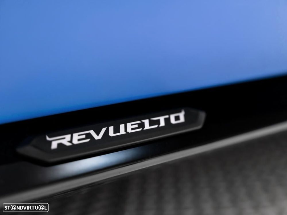 Lamborghini Revuelto - 8