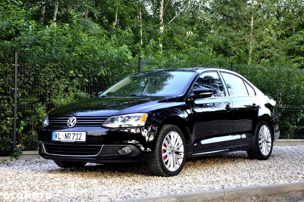 Volkswagen Jetta 2.0 TDI DSG Highline - 11