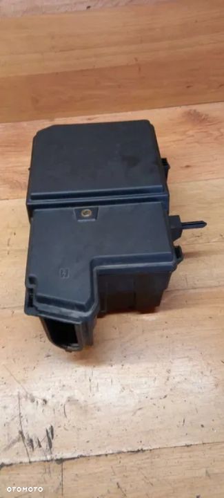 osłona puszka bezpieczników renault megane IV - 2