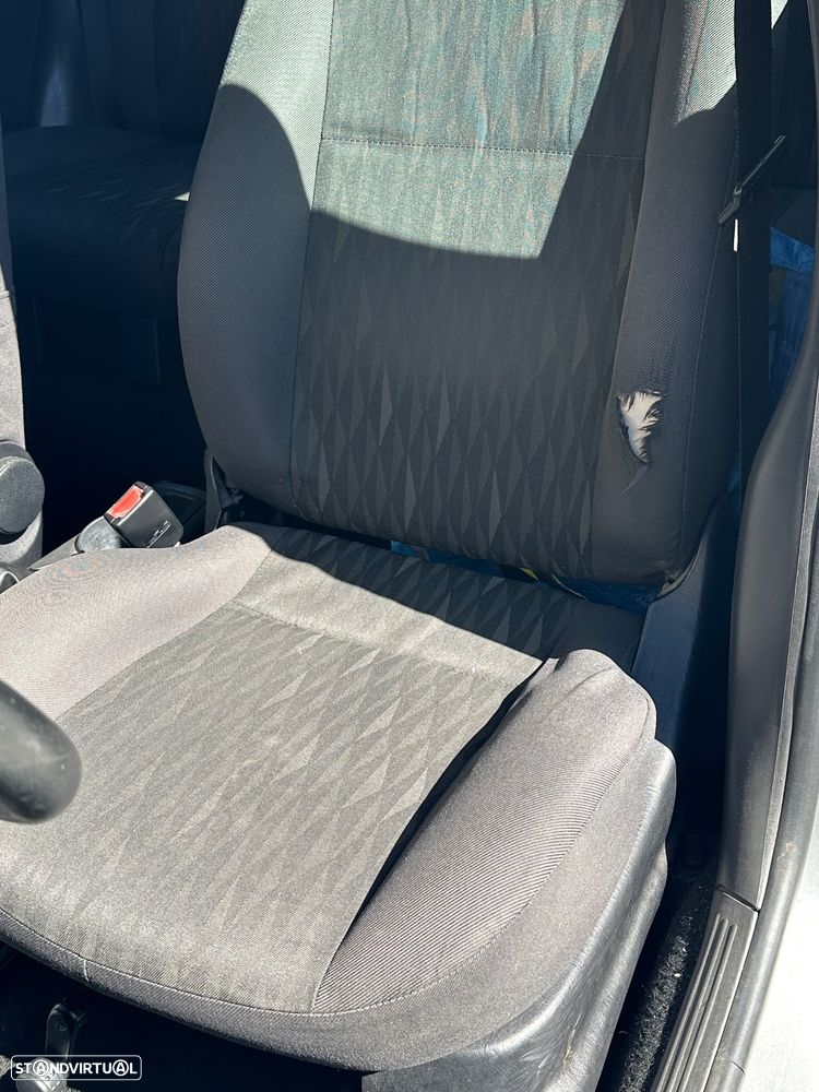 Ford Focus 1.8 TDCi Ghia - 5