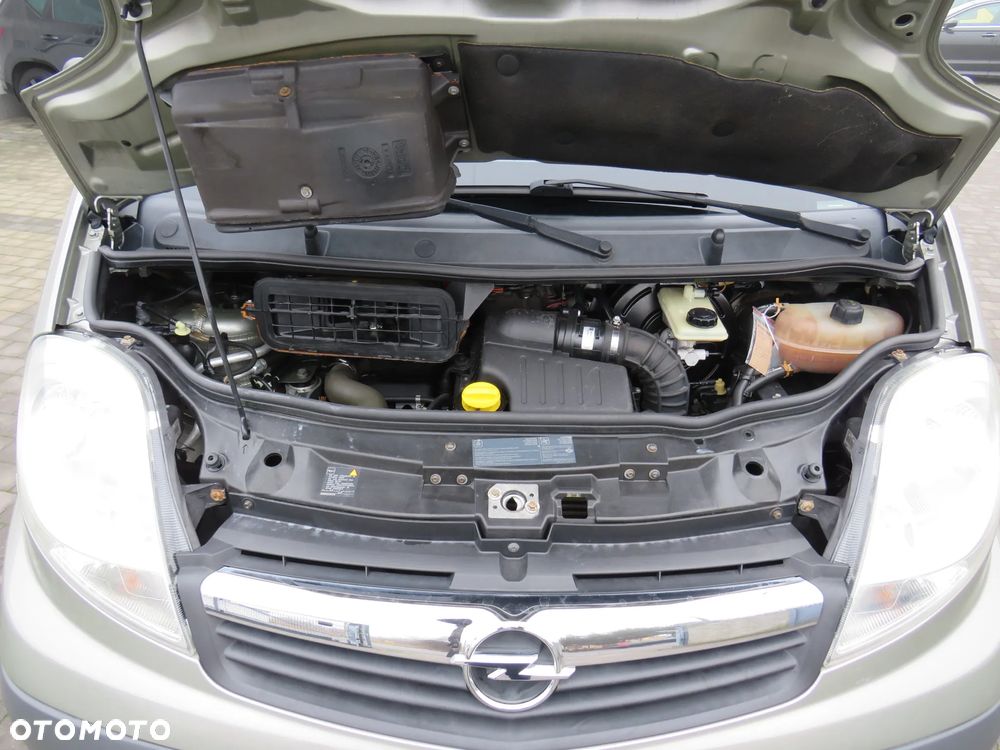 Opel Vivaro Long 2.5CDTI 145Ps *Brygadówka 6 osób*Automat* - 40