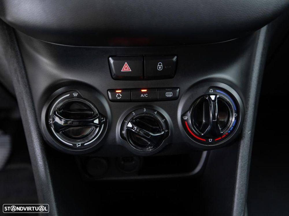 Peugeot 208 - 13