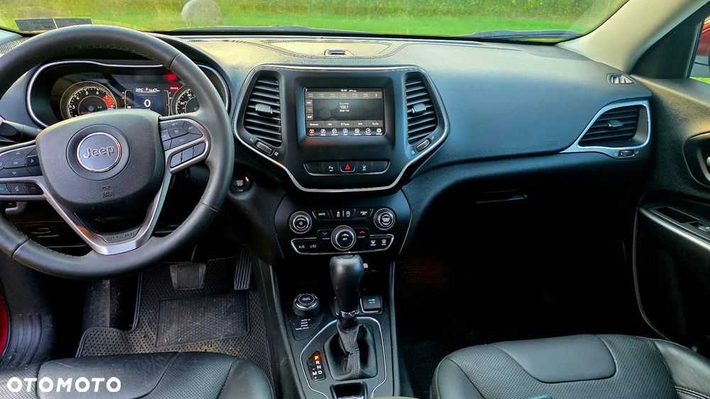 Jeep Cherokee - 8