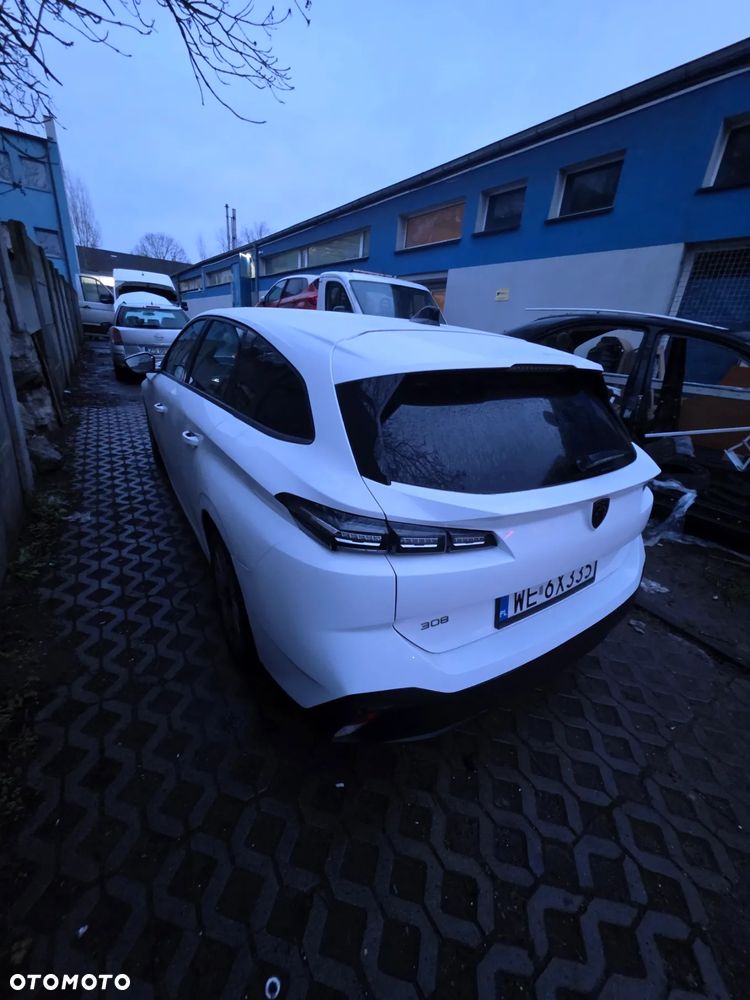 Peugeot 308 1.5 BlueHDi Allure S&S - 9