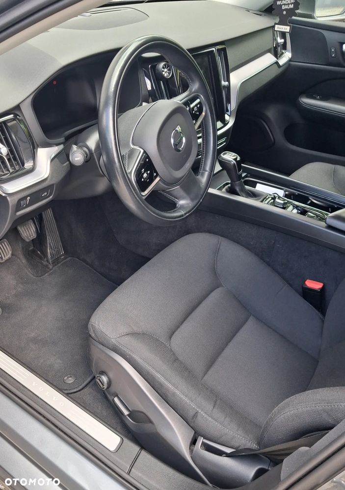 Volvo V60 D3 Momentum - 12
