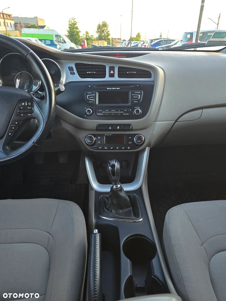 Kia Ceed - 11