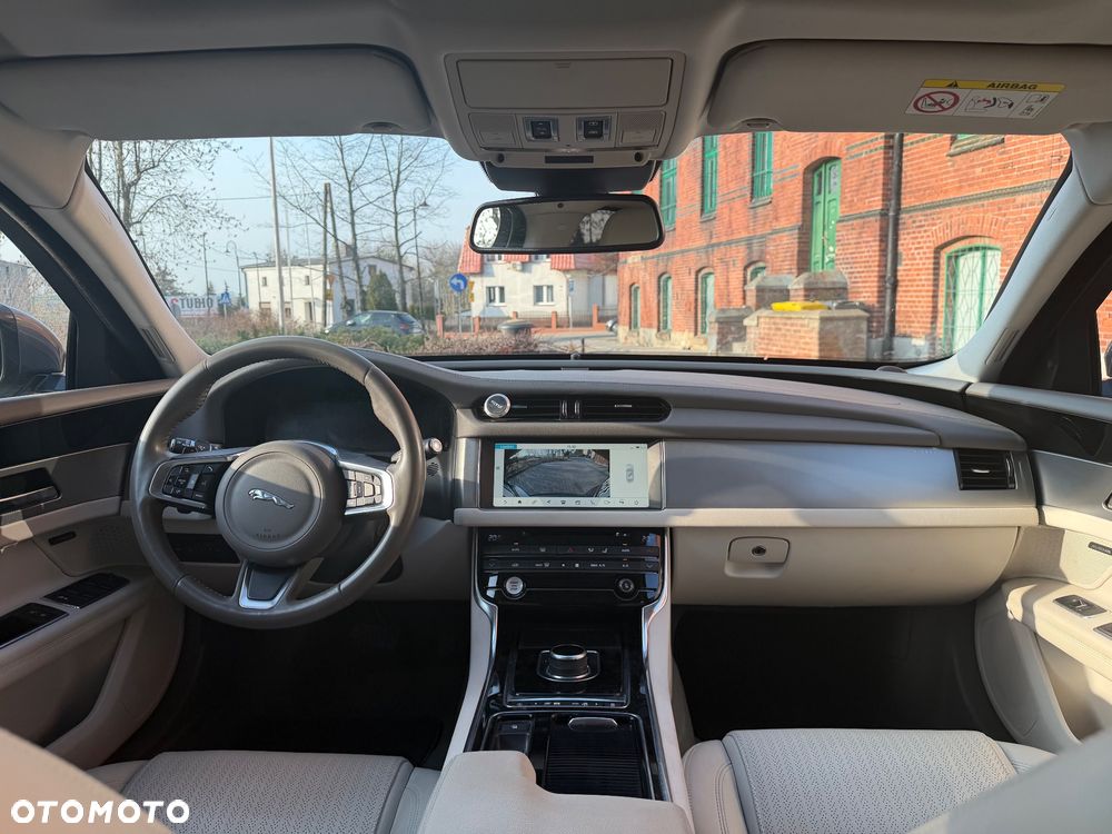 Jaguar XF 2.0 i4D Prestige - 8